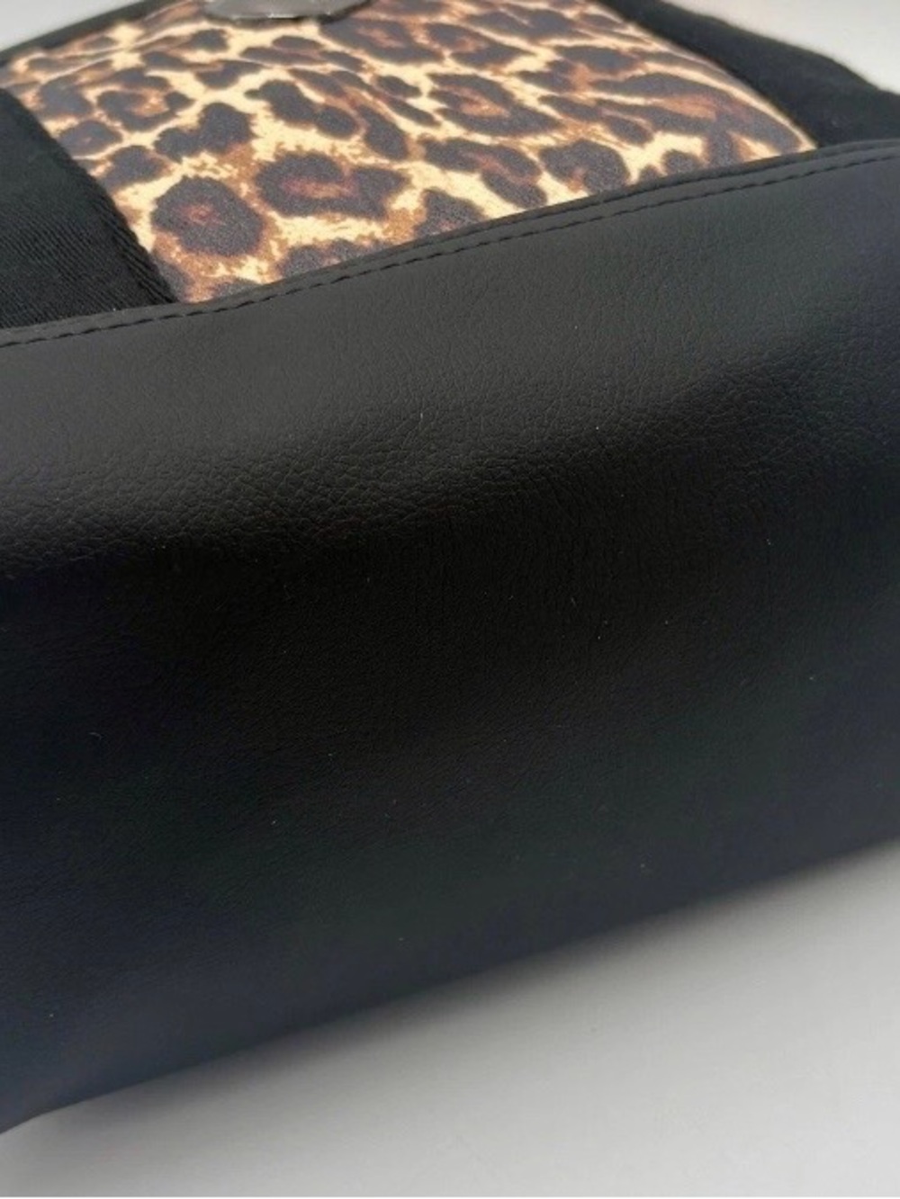 ☀️Luv Betsey by Betsey Johnson LBADIE Leopard Print Tote Crossbody Bag - Picture 9 of 15